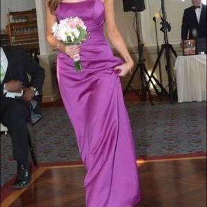 Alfred Angelo Violet Bridemaid’s Dress. Size 4